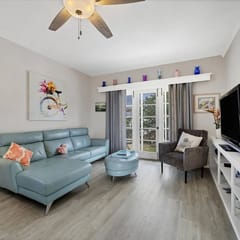 Sweet Daisy in Southside Village, Sarasota Florida