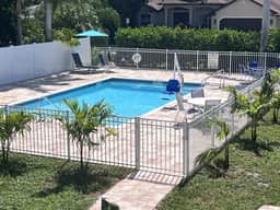 Comfy Coastal King Apt 🌟on the Hyde Park, Sarasota, Florida - Image 3