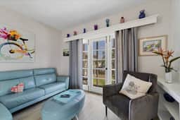 Sweet Daisy in Southside Village, Sarasota Florida - Image 5
