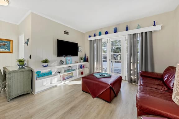 Comfy Coastal King Apt 🌟on the Hyde Park, Sarasota, Florida - Image 1